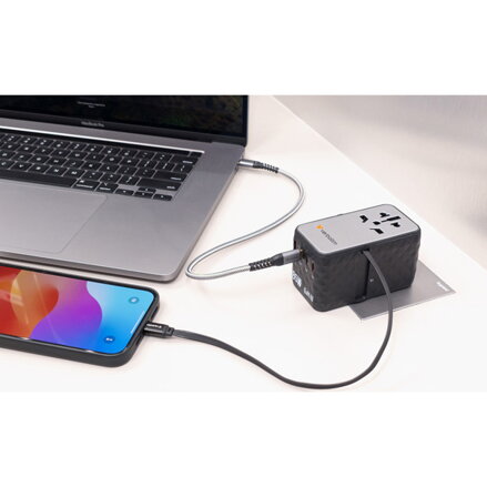 Cestovní adaptér univerzální CNT-02 GaN III Verbatim, 3x USB-C PD QC 4+, 1x USB-C kabel, 1x USB-A QC, černý, 85W